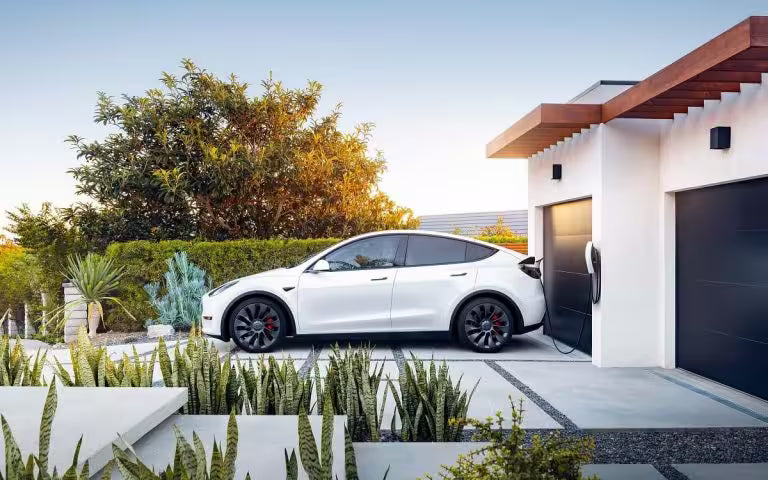 Recharge Tesla à domicile : le guide complet pour bien s’équiper